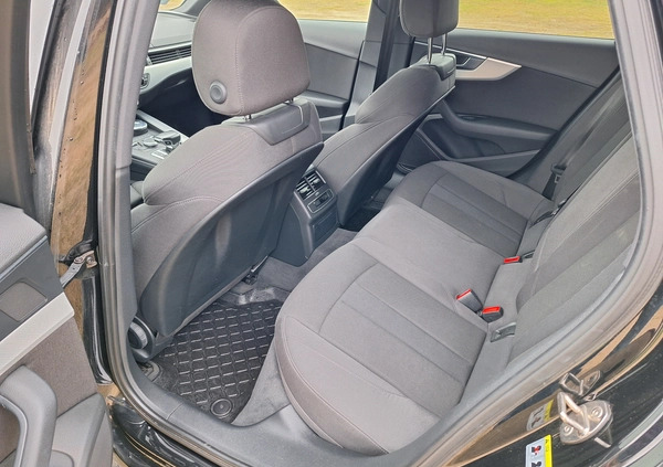 Audi A4 cena 69999 przebieg: 296500, rok produkcji 2016 z Rzgów małe 352